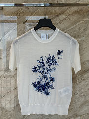 Kitlife Dior Short-Sleeved Embroidered Sweater White Virgin Wool and Silk with Bleu Myosotis Toile de Jouy Floral Garden Motif - 1