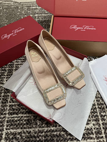 Kitlife Roger Vivier Trompette Pumps In Gold Satin 