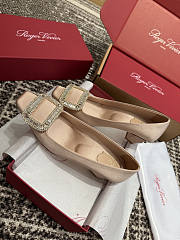 Kitlife Roger Vivier Trompette Pumps In Gold Satin  - 6
