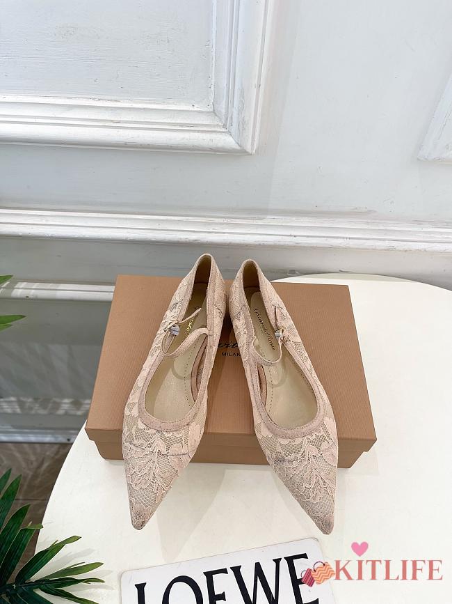 Kitlife Gianvito Rossi Claudia suede-trimmed Lace Mary Jane Shoes Beige - 1