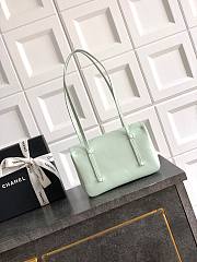 Kitlife Chanel 26P Flap Bag Light Green Grained Shiny Calfskin AS6130 15x22x7cm  - 6