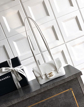 Kitlife Chanel 26P Flap Mini Bag White Grained Shiny Calfskin A5807 11.5×17x5cm 