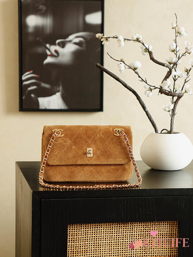 Kitlife Chanel Vintage Chain Bag Suede Brown 14x22x10cm - 1