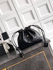 Kitlife Chanel Clutch With Black Leather Strap Black Lambskin 17x22x8cm - 1