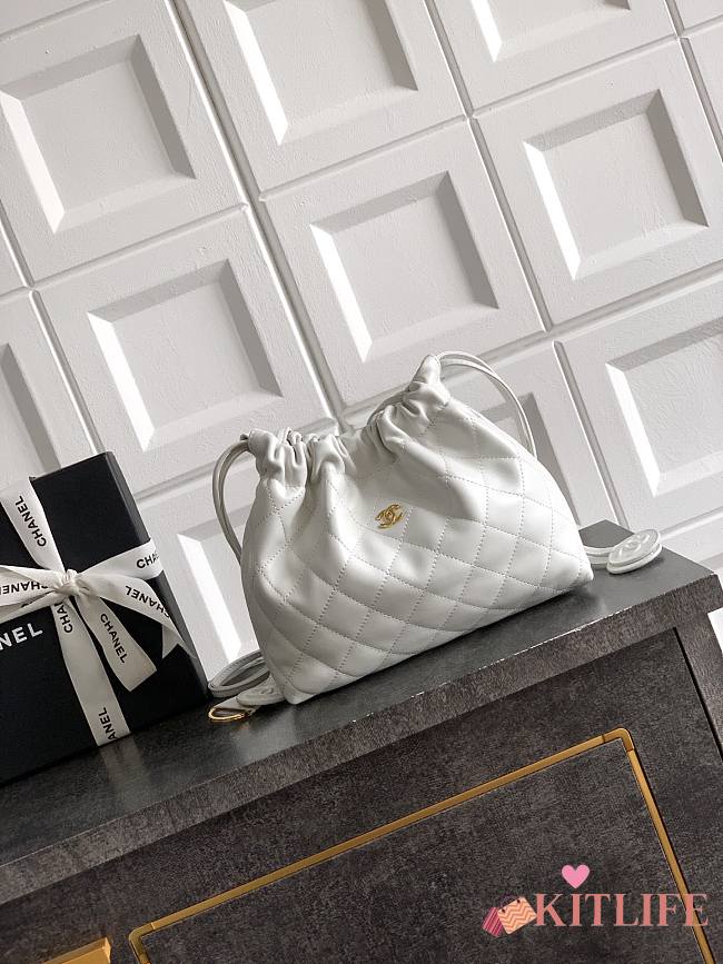 Kitlife Chanel Clutch With White Leather Strap Black Lambskin 17x22x8cm - 1