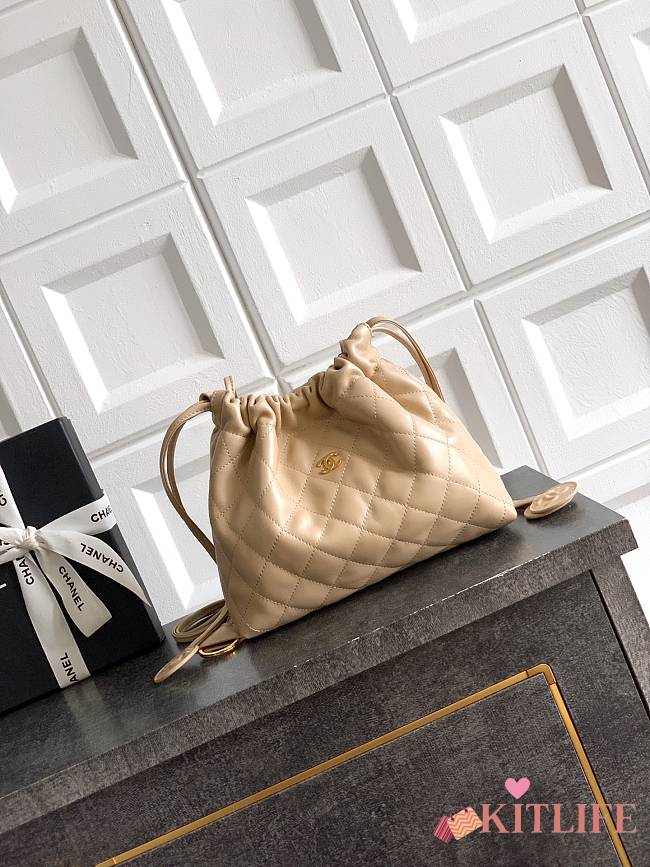 Kitlife Chanel Clutch With Beige Leather Strap Black Lambskin 17x22x8cm - 1