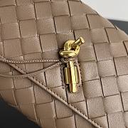Kitlife Bottega Veneta Andiamo Pouch on Strap Light Brown 836940 19x13x2cm  - 4