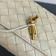 Kitlife Bottega Veneta Andiamo Pouch on Strap White 836940 19x13x2cm - 2