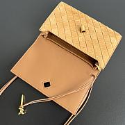 Kitlife Bottega Veneta Andiamo Pouch on Strap Beige Suede 836940 19x13x2cm - 6