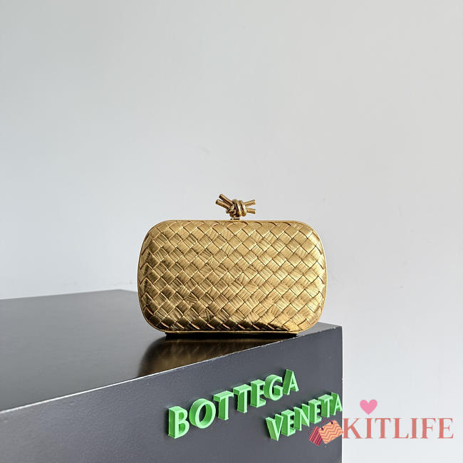 Kitlife Bottega Veneta Knot Clutch Gold Padded Intreccio Wood-embossed Lamina Leather 844108 19x11.5x5cm - 1