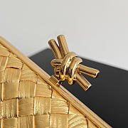 Kitlife Bottega Veneta Knot Clutch Gold Padded Intreccio Wood-embossed Lamina Leather 844108 19x11.5x5cm - 6
