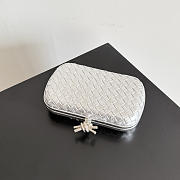Kitlife Bottega Veneta Knot Clutch Silver Padded Intreccio Wood-embossed Lamina Leather 844108 19x11.5x5cm  - 6