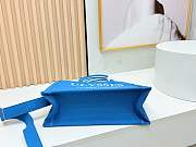 Kitlife Dior Medium Book Tote with Strap Blue and White Book Cover Embroidery 36x27x16cm - 4