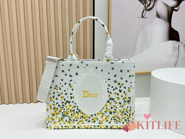 Kitlife Dior Medium Book Tote with Strap Buttercup Dior Embroidery and White Dior Médaillon 36x27.5x16.5cm  - 1