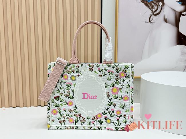 Kitlife Dior Medium Book Tote with Strap White Multicolor Daisy Garden Embroidery with Dior Médaillon 36x27.5x16.5cm  - 1