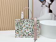 Kitlife Dior Medium Book Tote with Strap White Multicolor Daisy Garden Embroidery with Dior Médaillon 36x27.5x16.5cm  - 4