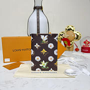 Kitlife Louis Vuitton Floral Silkscreen Passport Cover Brown M27548 10x2.5x14cm - 1