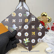 Kitlife Louis Vuitton Floral Silkscreen Passport Cover Brown M27548 10x2.5x14cm - 4
