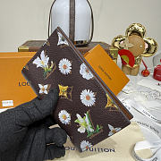Kitlife Louis Vuitton Floral Silkscreen Passport Cover Brown M27548 10x2.5x14cm - 5