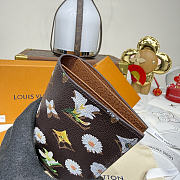 Kitlife Louis Vuitton Floral Silkscreen Passport Cover Brown M27548 10x2.5x14cm - 3