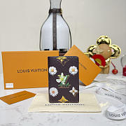 Kitlife Louis Vuitton Pocket Floral Silkscreen Wallet M27542 7.5x1x11.1cm - 1