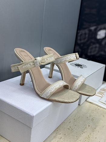 Kitlife Dior Dentelle Jelly-Colored High-Heeled Shoes with Bow Beige