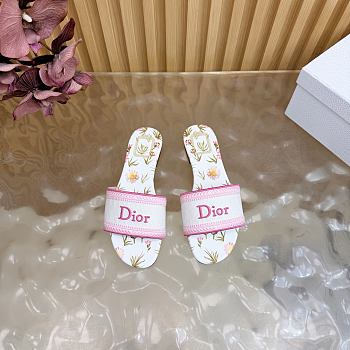 Kitlife Dior Dway Slide White and Songe Pink Embroidered Cotton and Multicolor Daisy Garden Motif