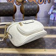 Kitlife Louis Vuitton Mini Bumbag Cream M83275 17x12x9.5cm  - 5