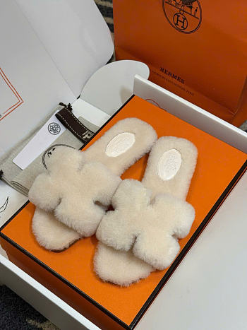 Kitlife Hermes Woolskin Oran Sandals Cream
