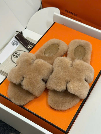 Kitlife Hermes Woolskin Oran Sandals Beige 