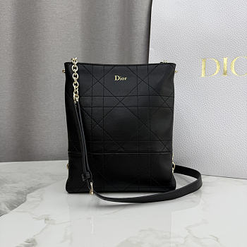 Kitlife Dior Small Vertical Dior Trianon Bag with Chain Black 18x21x7cm