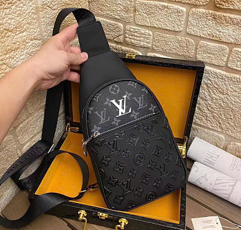 Kitlife Louis Vuitton Slingbag Black 33102 32x18x8cm