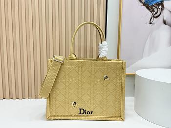 Kitlife Dior Medium Dior Book Tote with Strap Natural Cannage Raffia-Effect Embroidery 36 x 27.5 x 16.5 cm