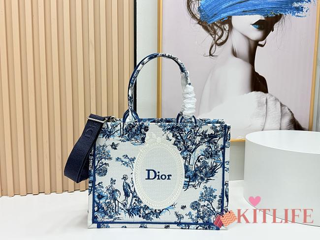 Kitlife Dior Medium Book Tote with Strap Blue Toile de Jouy Floral Garden Embroidery and White Dior Médaillon 36x27.5x16.5cm - 1