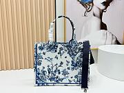 Kitlife Dior Medium Book Tote with Strap Blue Toile de Jouy Floral Garden Embroidery and White Dior Médaillon 36x27.5x16.5cm - 3