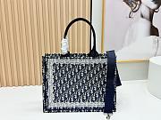 Kitlife Dior Medium Dior Book Tote with Strap Blue Oblique Embroidery and White Lace 36x27x16cm - 5