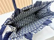 Kitlife Dior Medium Dior Book Tote with Strap Blue Oblique Embroidery and White Lace 36x27x16cm - 4