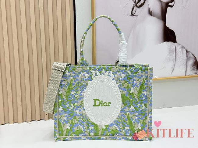Kitlife Dior Medium Book Tote with Strap Multicolor Lily of the Valley Embroidery with Dior Médaillon 36x27.5x16.5cm - 1