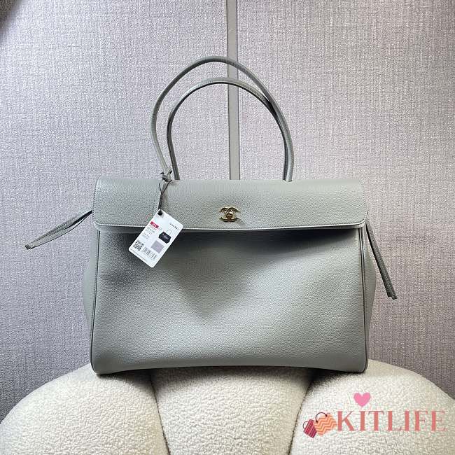 Kitlife Chanel Large Shopping Bag White Calfskin & Gold-Tone Metal AS6289 33x43x17.5cm - 1