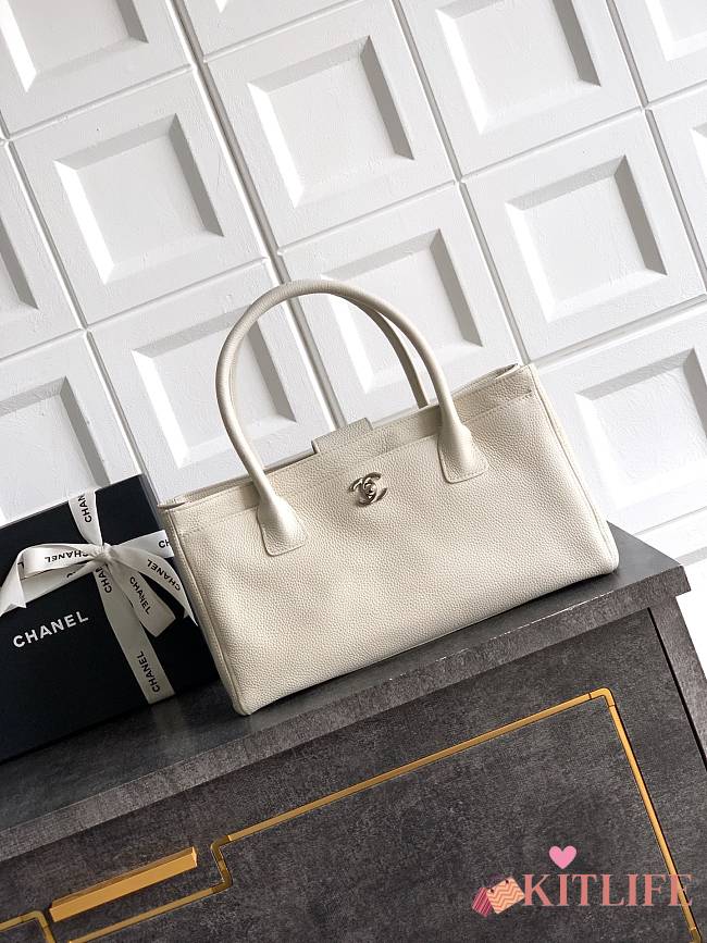 Kitlife Chanel Cerf Small Tote Bag White Silver Hardware 17.5x32x13cm - 1
