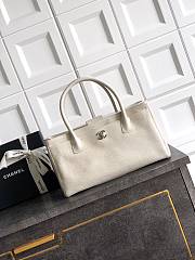 Kitlife Chanel Cerf Small Tote Bag White Silver Hardware 17.5x32x13cm - 1