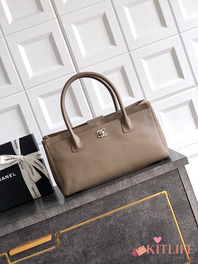 Kitlife Chanel Cerf Small Tote Bag Gray Silver Hardware 17.5x32x13cm - 1