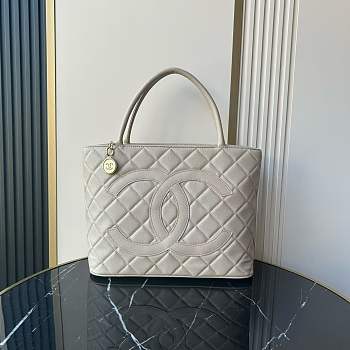 Kitlife Chanel Caviar Quilted Medallion Tote White 30x14x24cm 