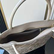 Kitlife Chanel Caviar Quilted Medallion Tote White 30x14x24cm  - 3