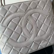 Kitlife Chanel Caviar Quilted Medallion Tote White 30x14x24cm  - 2