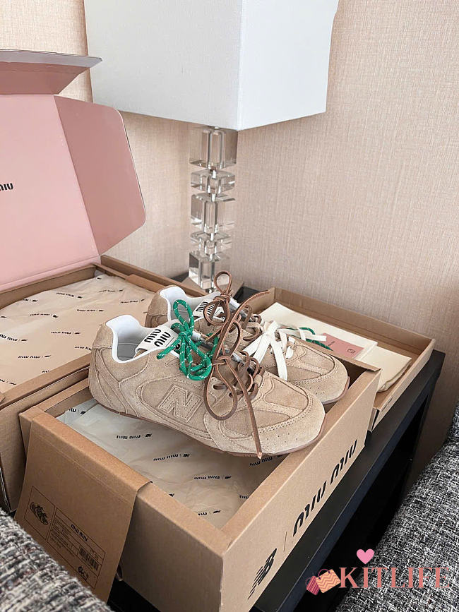 Kitlife Miu Miu X New Balance 530 SL Suede Sneakers Beige - 1