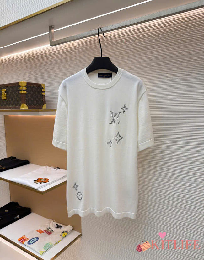 Kitlife Louis Vuitton Men Embroidered Signature T-Shirt White  - 1