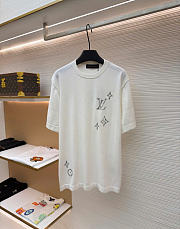 Kitlife Louis Vuitton Men Embroidered Signature T-Shirt White  - 1