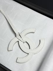 Kitlife Chanel 2026 Mini Bag Charm White 9×7cm  - 1