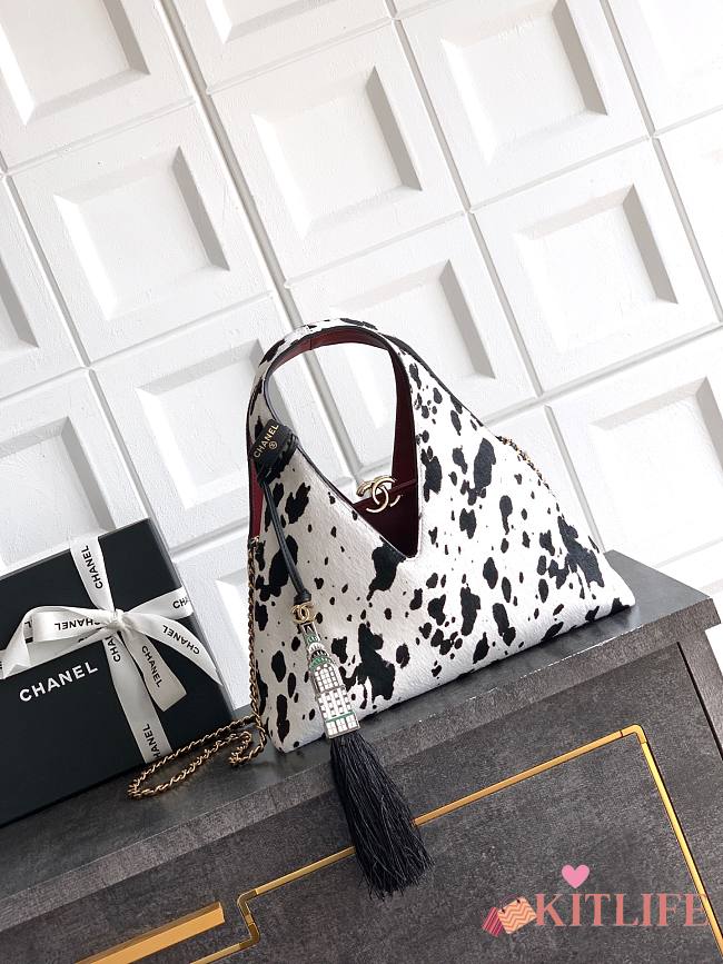 Kitlife Chanel 26A Handbag Black & White Leather 32×32×11cm  - 1